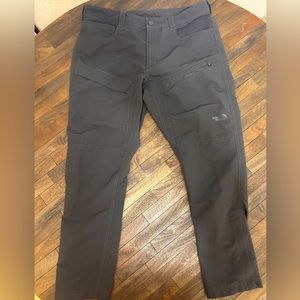 Men’s North Face pants. Size 36
